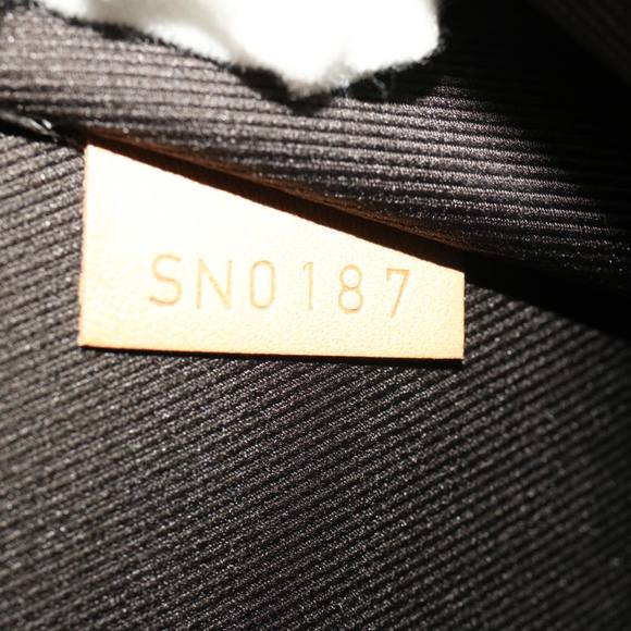 LOUIS VUITTON Monogram Horizon Laptop Sleeve PC Case M42666 LV Auth 42085 - Picture 11 of 16